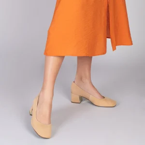 MiMaO ShopOnline FEMME – Chaussures à Talon Bas Et Bout Carré En Daim CAMEL 19