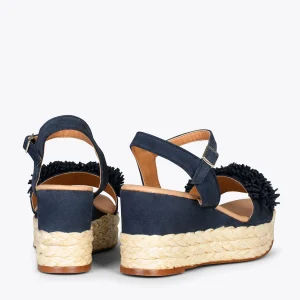 MiMaO ShopOnline FLOWER – Sandales Avec Compensé En Raphia Et Pompon BLEU MARINE 12