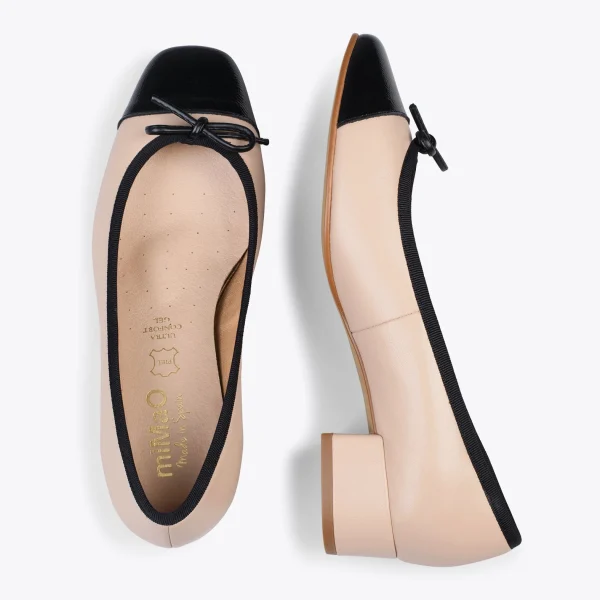 MiMaO ShopOnline GLAMOUR – Ballerines En Cuir Avec Talon Haut Et Bout En Vernis BEIGE 3