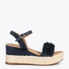 MiMaO ShopOnline FLOWER – Sandales Avec Compensé En Raphia Et Pompon BLEU MARINE 22