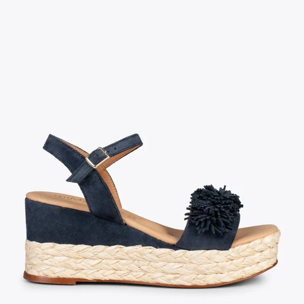 MiMaO ShopOnline FLOWER – Sandales Avec Compensé En Raphia Et Pompon BLEU MARINE 1