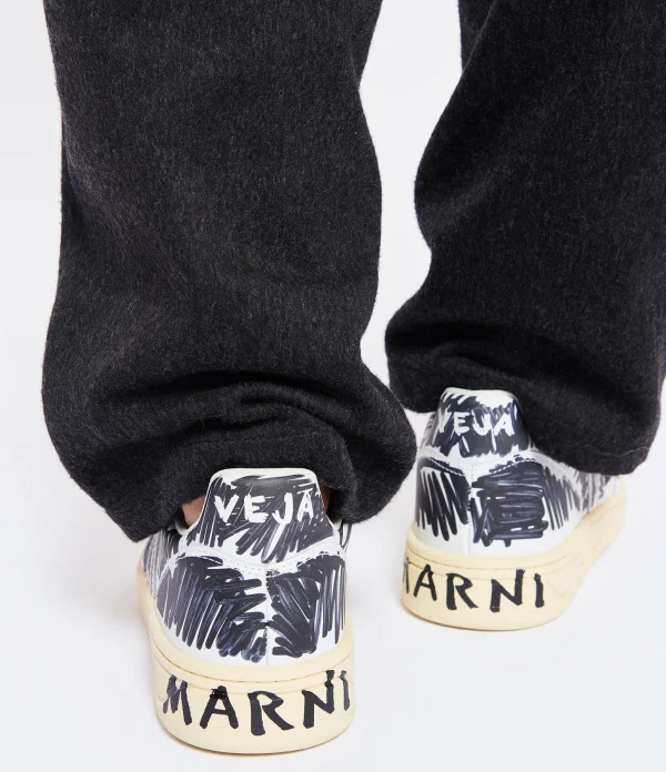 Baskets V-10 Cuir Noir, Collaboration Veja X Marni 8